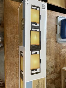 Bathroom lights (READ DESCRIPTION)