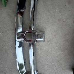 Caravan Front Bumper Chrome Trim