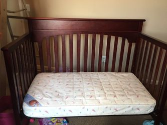 Graco Crib/Toddler Bed and Changing Table (matching set)
