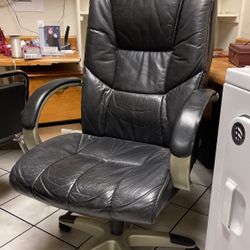 Executive Desk Chair