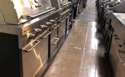 Brand New BBQ Grills and Smokers AAJN