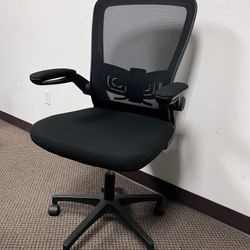 NEW Office Chairs (24x21x41.5in) we have a total of 4. $60 each