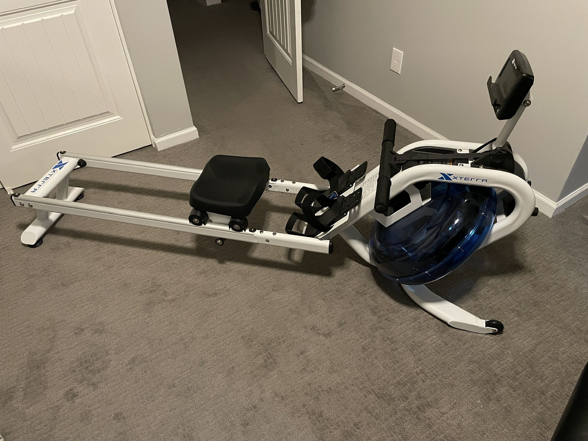 Rowing Machine Xtera ERG650W