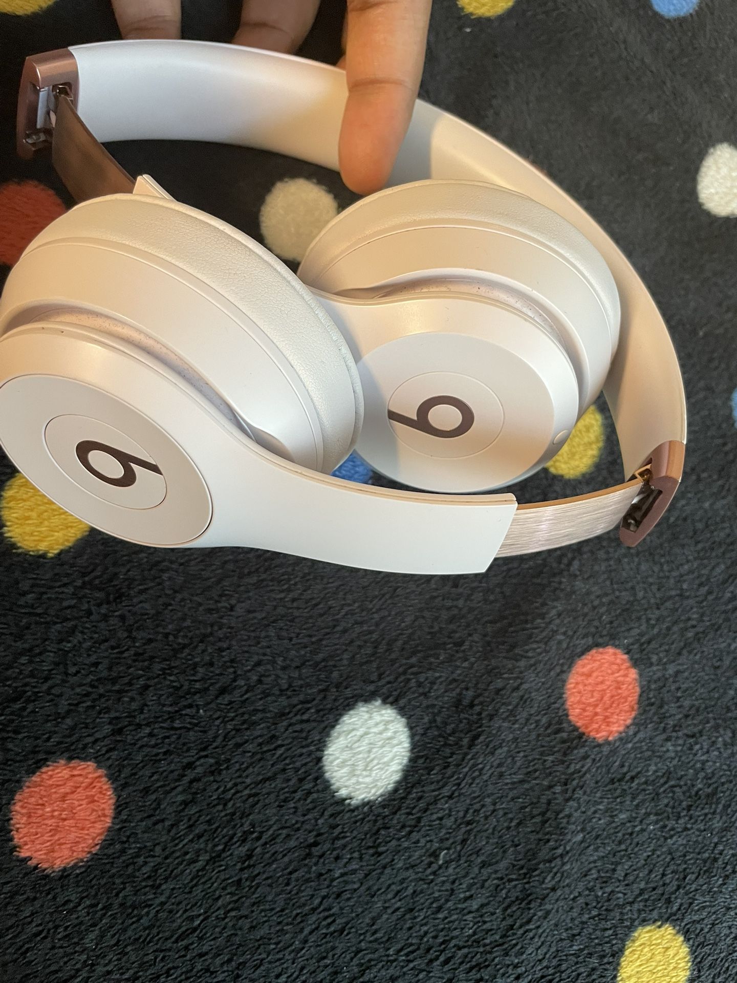 Beats Solo 4 (pink Or rose gold)