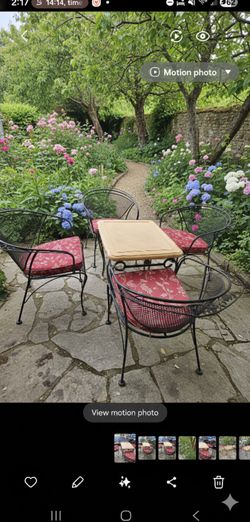  Vuntage Wrought Iron Patio Set 4 With Cusion And Antique Table