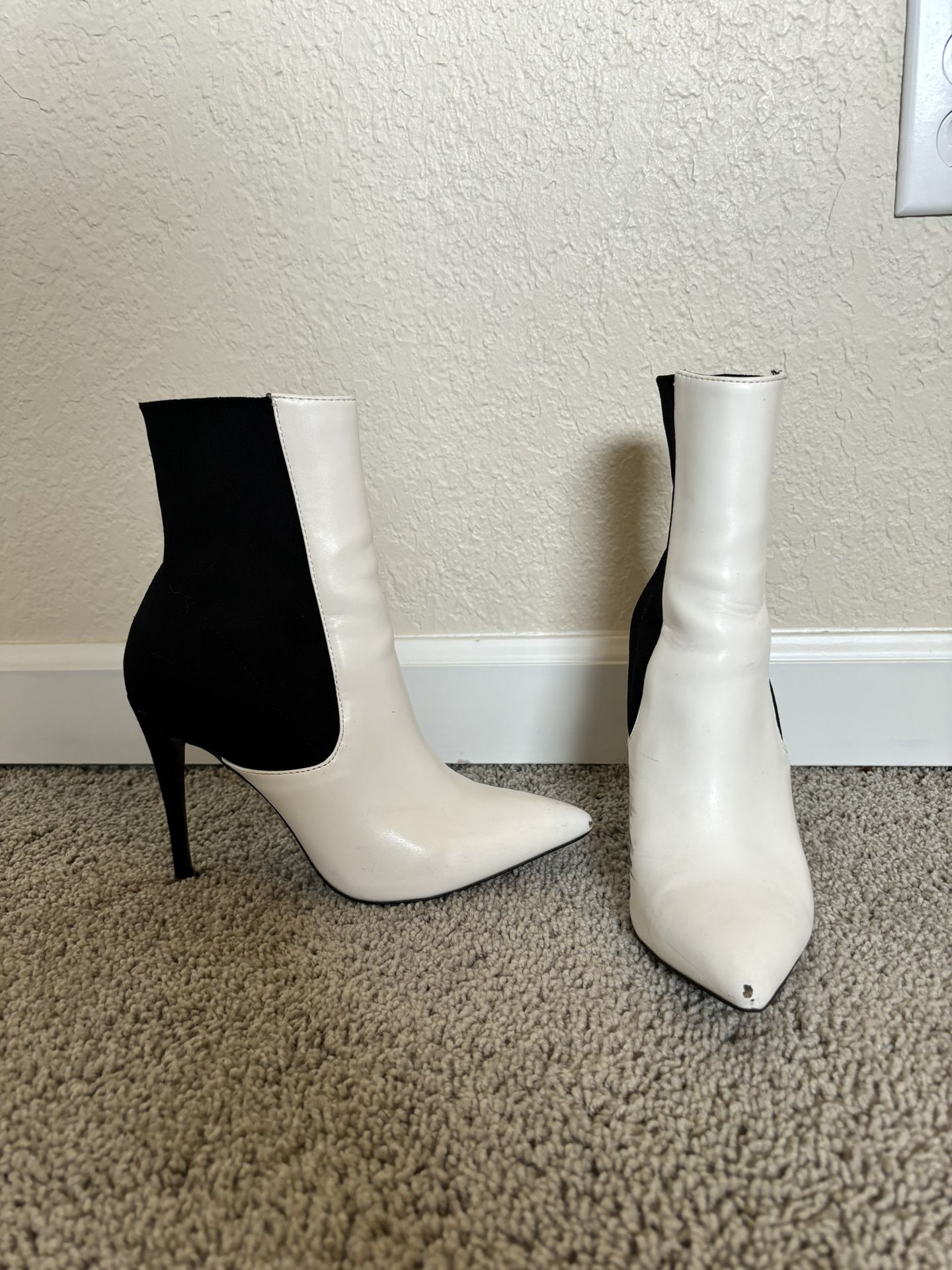 Steve Madden Stiletto Heels Booties - Color Block Black And White - Size 7 .5