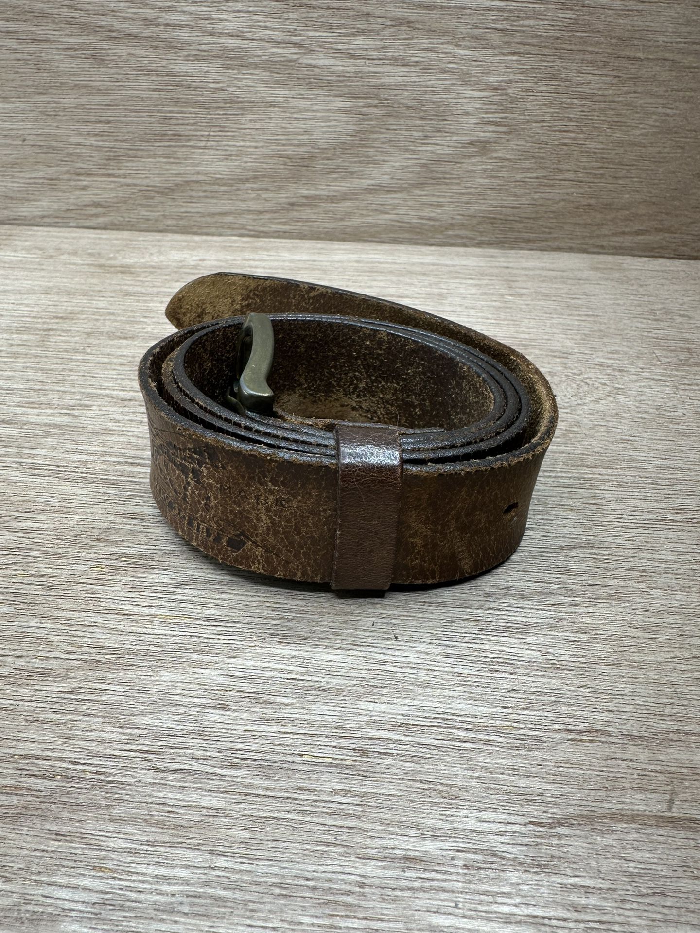Levi's Full Grain Leather 95 / 38 Belt Made in Italy