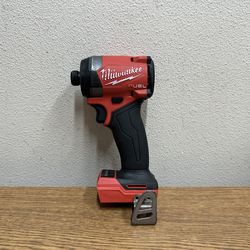 Milwaukee 2953-20 M18 FUEL 18V Lithium-Ion Brushless Cordless 1/4 in. Hex Impact Driver (Tool-Only)