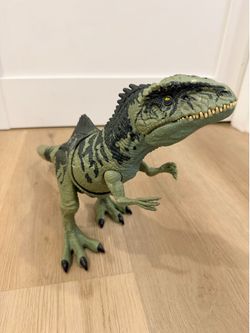 21.5 inches long Jurassic World Dominion Strike ‘N Roar Giganotosaurus Dinosaur Action Figure With Motion and Sound