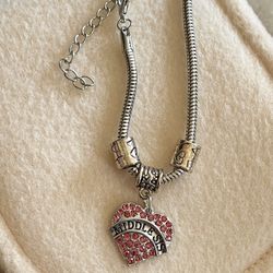 New MIDDLE SIS silver Bracelet (Nuevo ) $5 FIRM.           NO TRADES.       NO SHIPPING. (EAST PALMDALE)