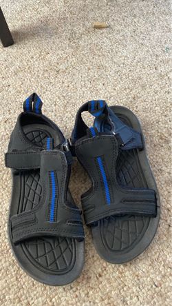 Boys’ sandals Size 2/3