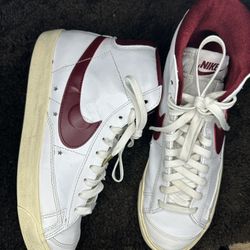 NIKE BLAZER SIZE # 8.5