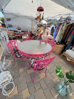 Patio Table with chairs. (Wrought Iron)
