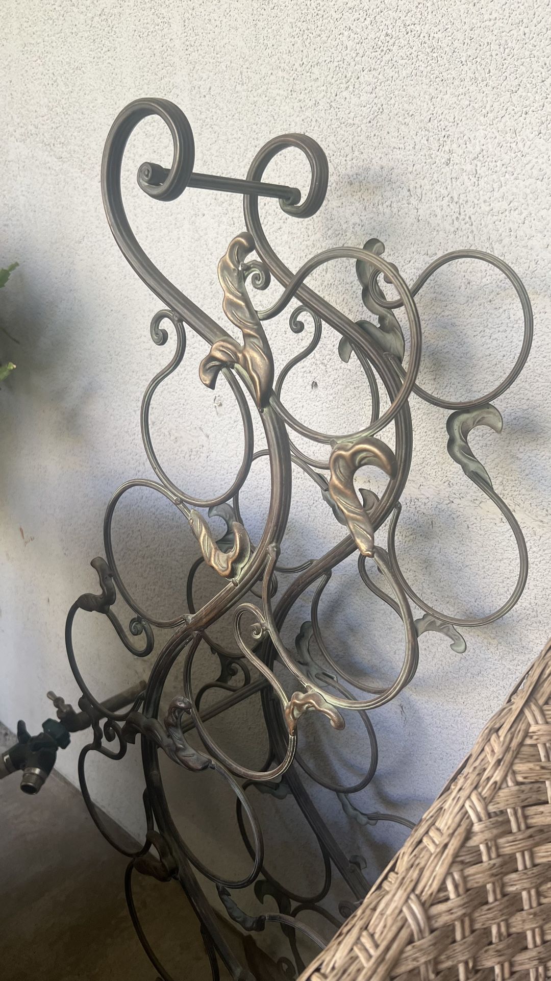 wrought iron Wine Rack 12 Bottle Free Standing Victorian scroll copper tone leaf