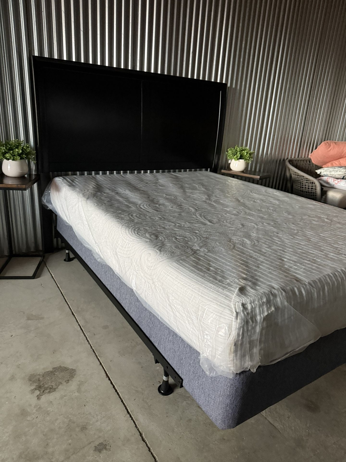 Queen Size Bed Including Memory Foam Mattress, Box Spring, Bed Frame And Headboard