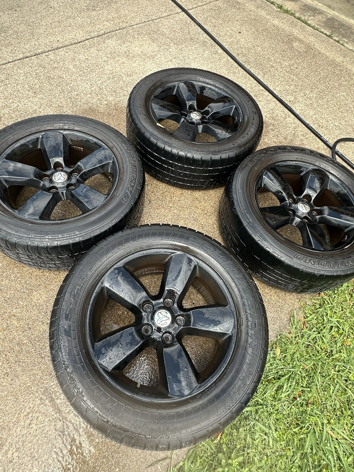 DODGE RAM 1500 FACTORY WHEEL $600