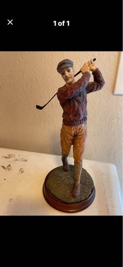 Golf statue