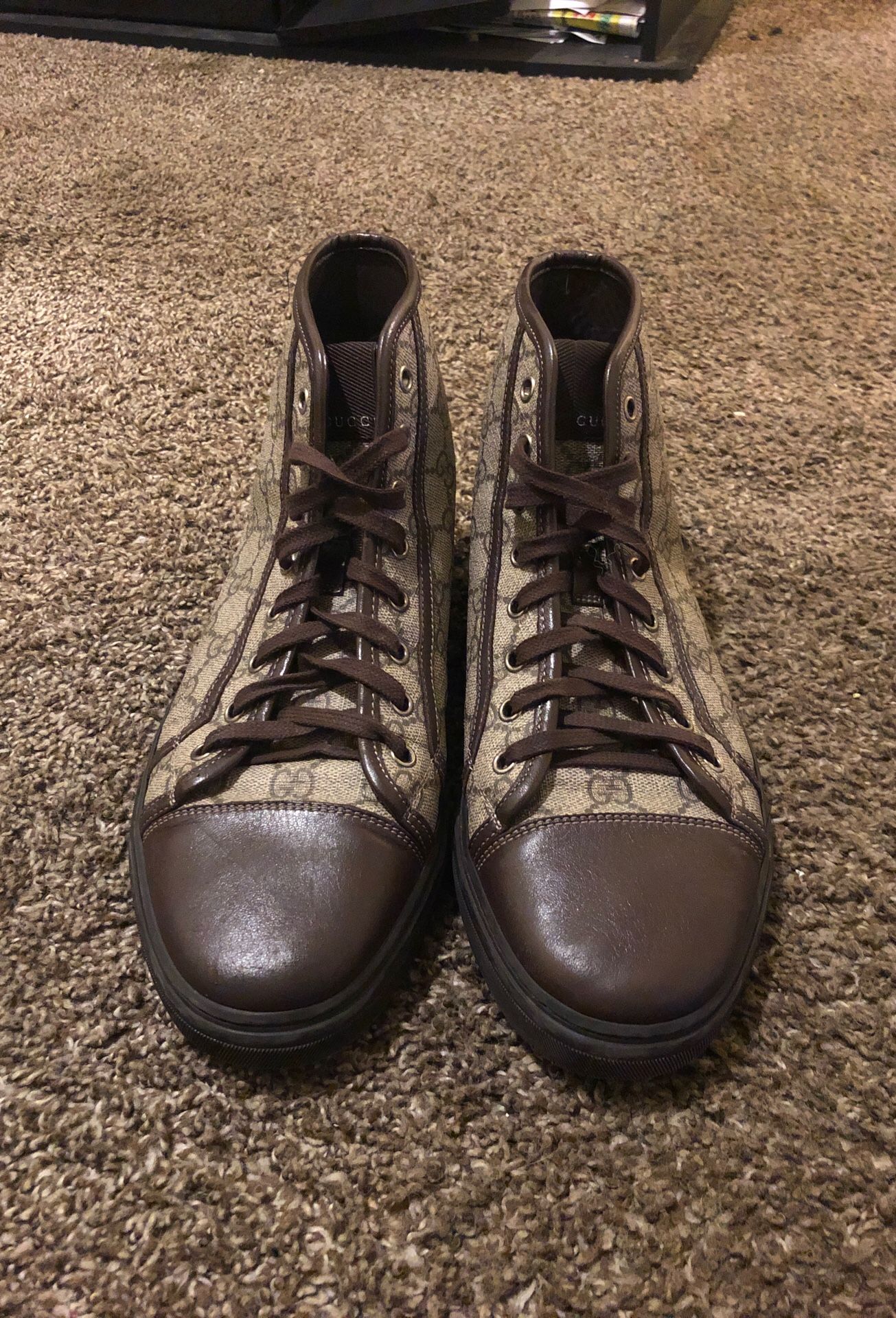 GUCCI shoes size 42 (8 1/2-9)