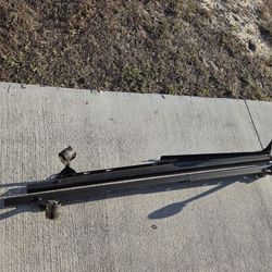 Ajustable Metal Frame In Good Condition 