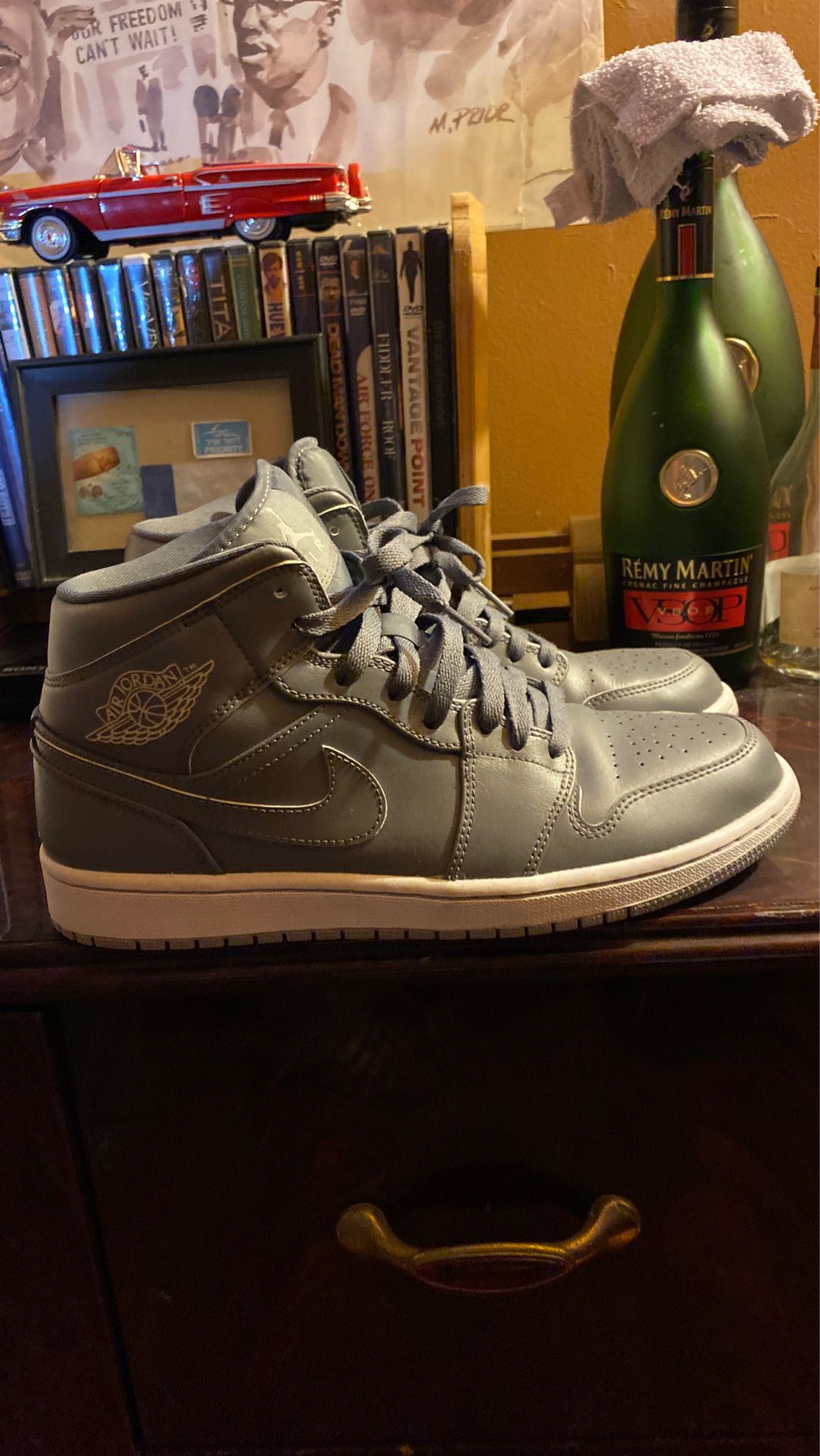 Cool grey Jordan 1’s