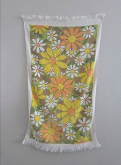 Vintage 1970's Fashion Manor Small Bath Folral Towel 24"×40"
