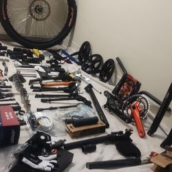 Partes para bicicleta y herramienta para bicicleta todo por $150 firme