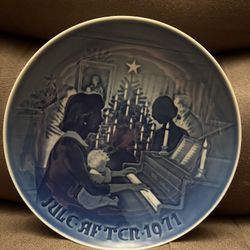 Vintage Copenhagen porcelain plate, 1971
