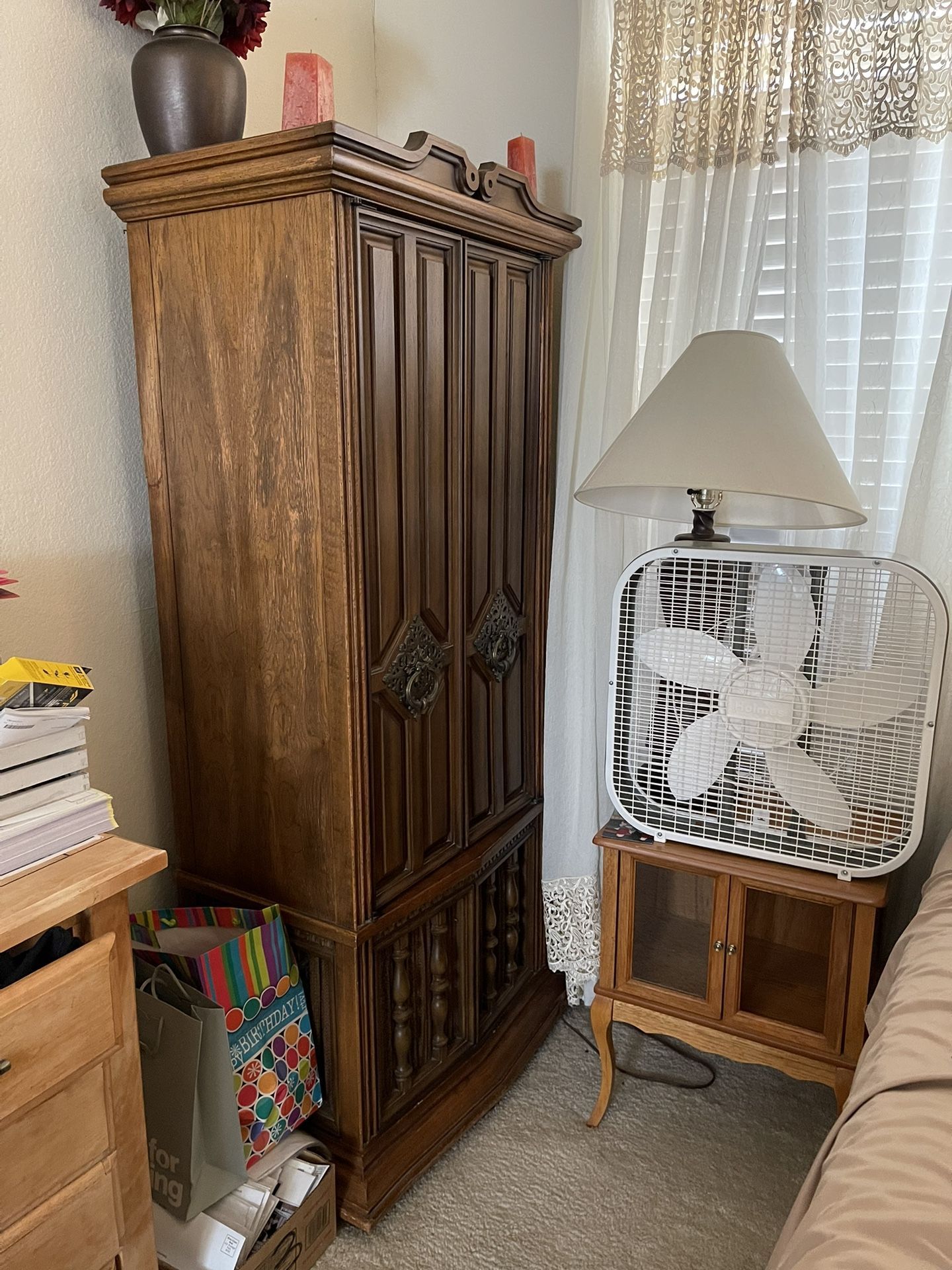 1971-72 RCA UPRIGHT ENTERTAINMENT STEREO SYSTEM CABINET
