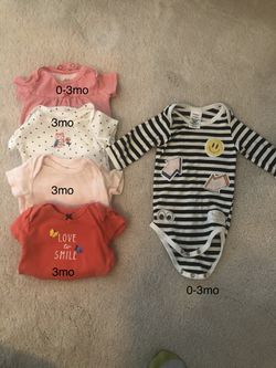 Baby girl clothes (0-3mo)