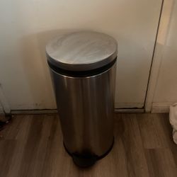 Simple Human 30 Liter 8 Gallon Trash Can