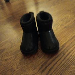 Black UGG SIZE 8 In Toddler For Girl 