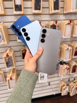 Samsung - Galaxy S25 5G 6.2" UNLOCKED - 90 DAY WARRANTY INCLUDED!