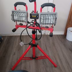 Utilitech Halogen Tri-pod Work Light /reflector Luz de Trabajo