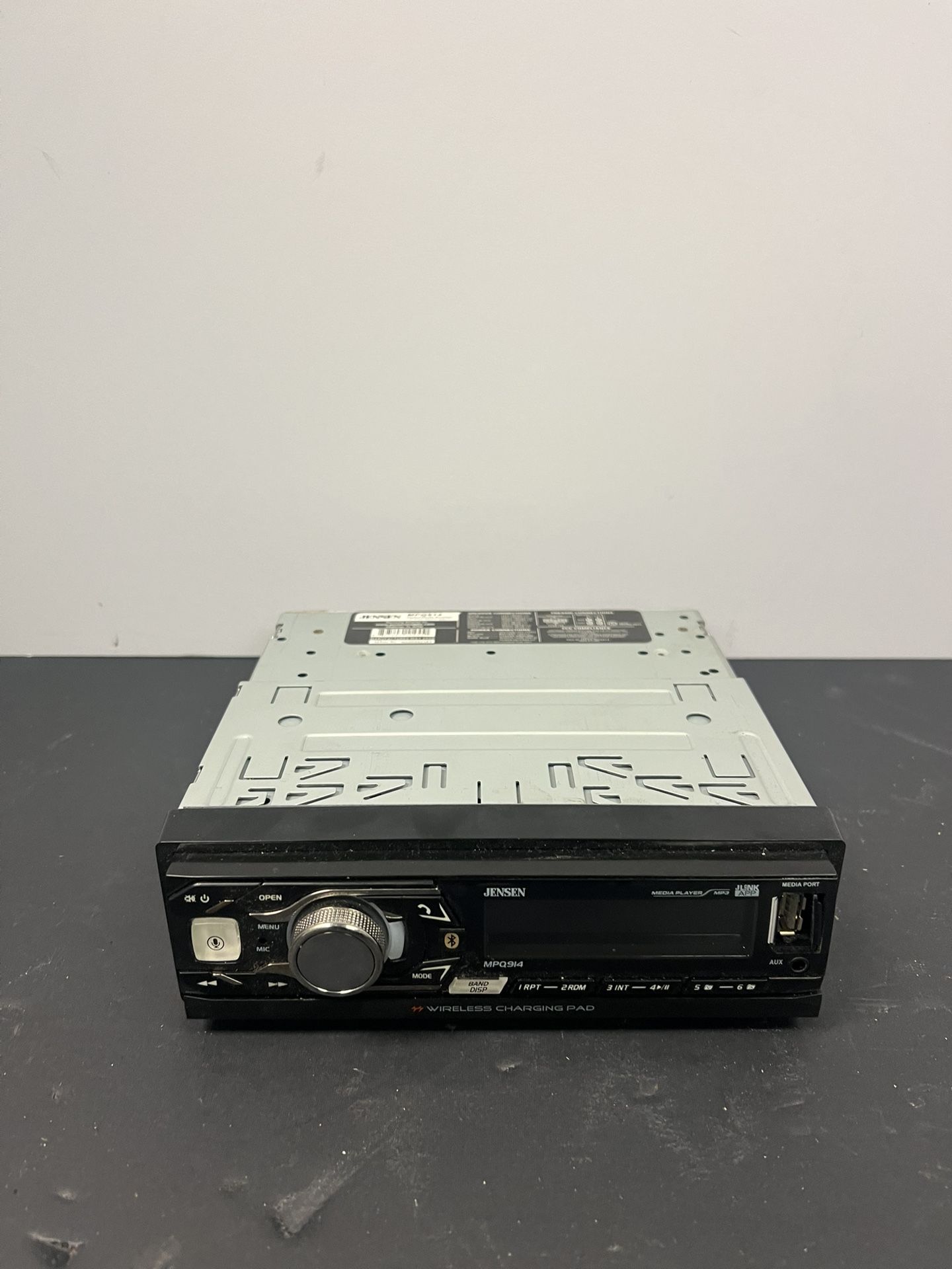 Jensen MPR419Q single DIN car stereo receiver