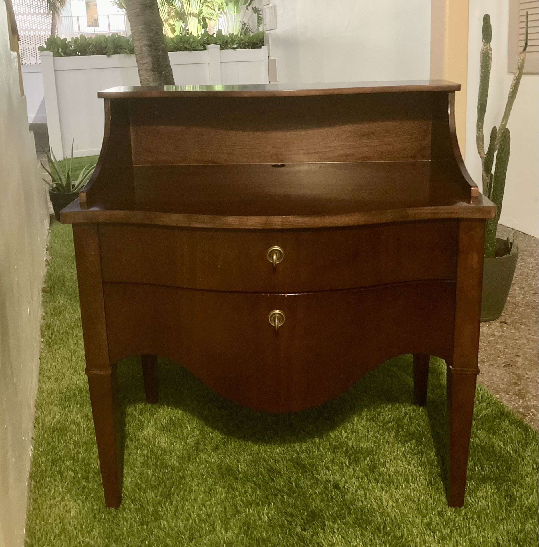 Bernhardt Solid Wood Dresser/ Chest/ Vanity/ Console/ Entry Table 