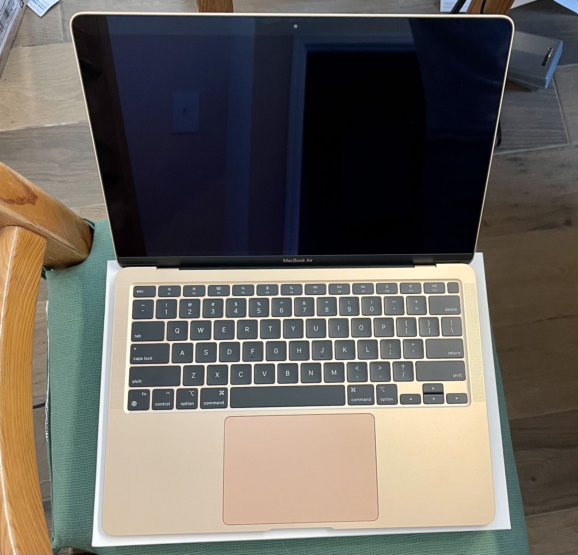 MacBook Air M1, 16GB/512GB AppleCare+ thru 4/2025