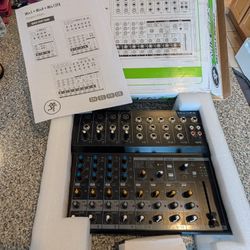 Mackie Mix12FX - Great Condition - in box 