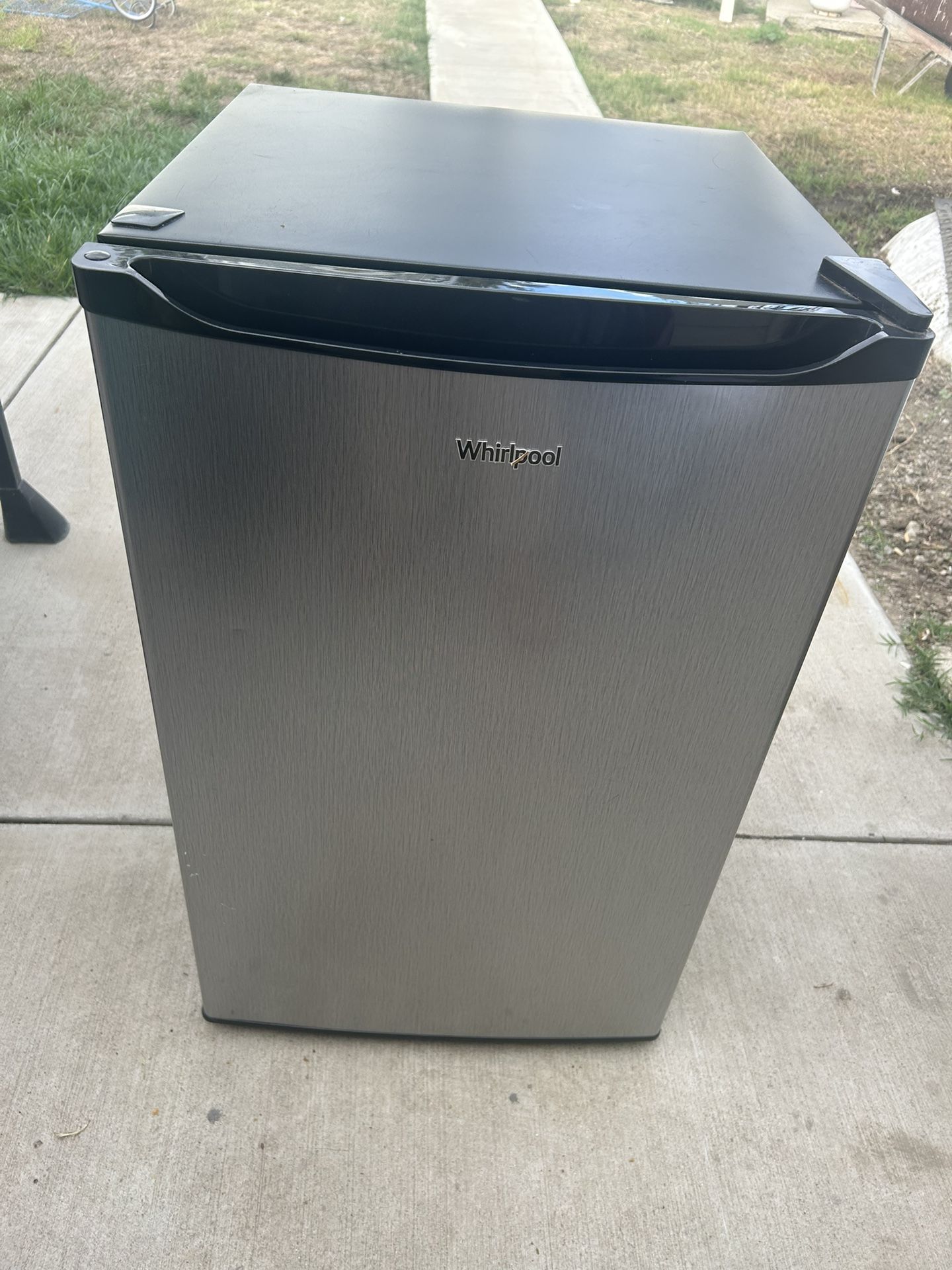 Whirlpool Mini Fridge