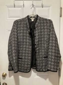 CJ Banks Size 1x Jacket In Black and White