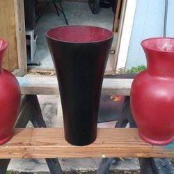 Wine And Black Vase Set