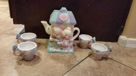 Precious Moments Tea Pot and 4 Cups