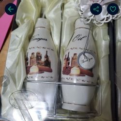 30 Gift Sets. Used them as a thank u gift for Wedding. 