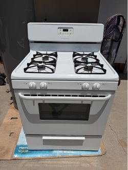FRIGIDAIRE STOVE