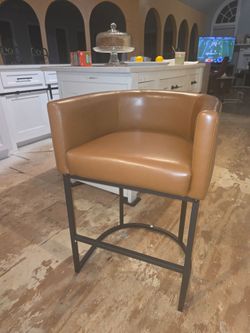 BRAND NEW VEGAN FAUX  LEATHER CARAMEL COLOR MODERN INDUSTRIAL STYLED  COUNTER / BAR STOOL WITH SLEEK BLACK METAL BASE