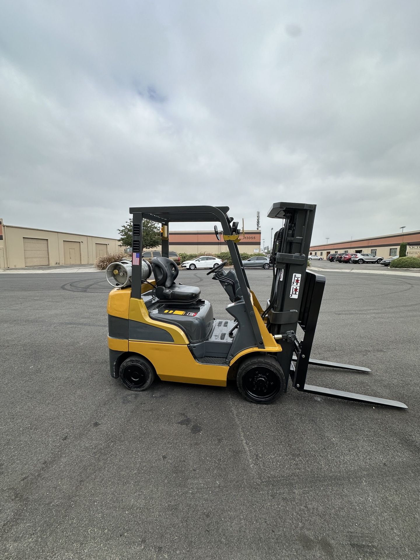 BUY/RENT Caterpillar Forklift Model C5000