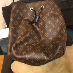 Louis Vuitton Tote bag/handbag, authentic Louis Vuitton, original strap with the purse