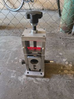 Wire stripper machine