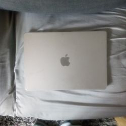 2022 Mac Book Air (M2 Chip)