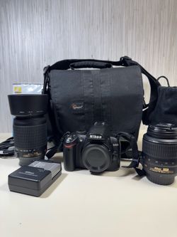Nikon D3000 DSLR with two lenses and case almost new