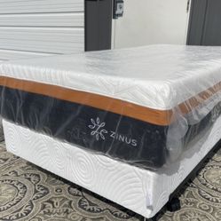 New Queen Size 12” Cooling Copper Memory Foam Hybrid Mattress $285 Or 375 With Box Spring 